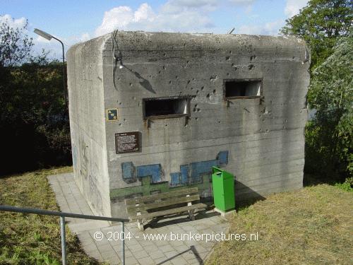 © bunkerpictures - Dutch Rivier kazemat 2-floors
